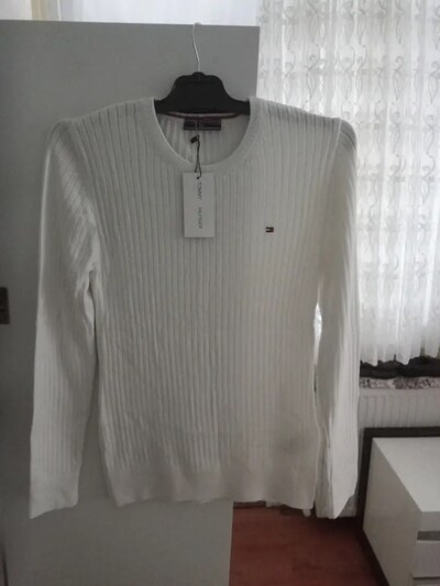Marka. Tommy Hilfiger Marka bisiklet yaka t-shirt Beyaz
