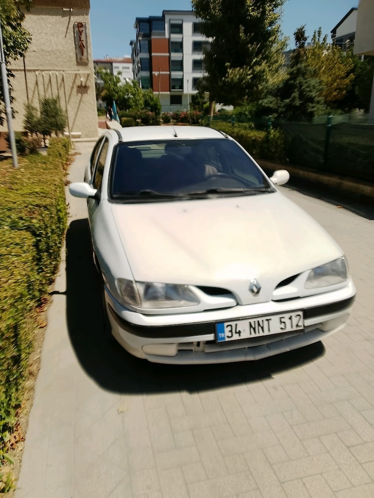 Renault Megane 1999 RXE 2.0 otomatik - 2