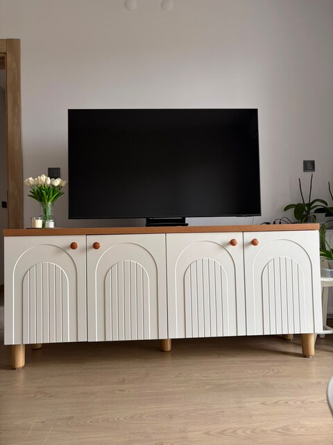 Sıfır Ayarında Çok Temiz Modern TV Ünitesi & Konsol (4 Kapaklı)
