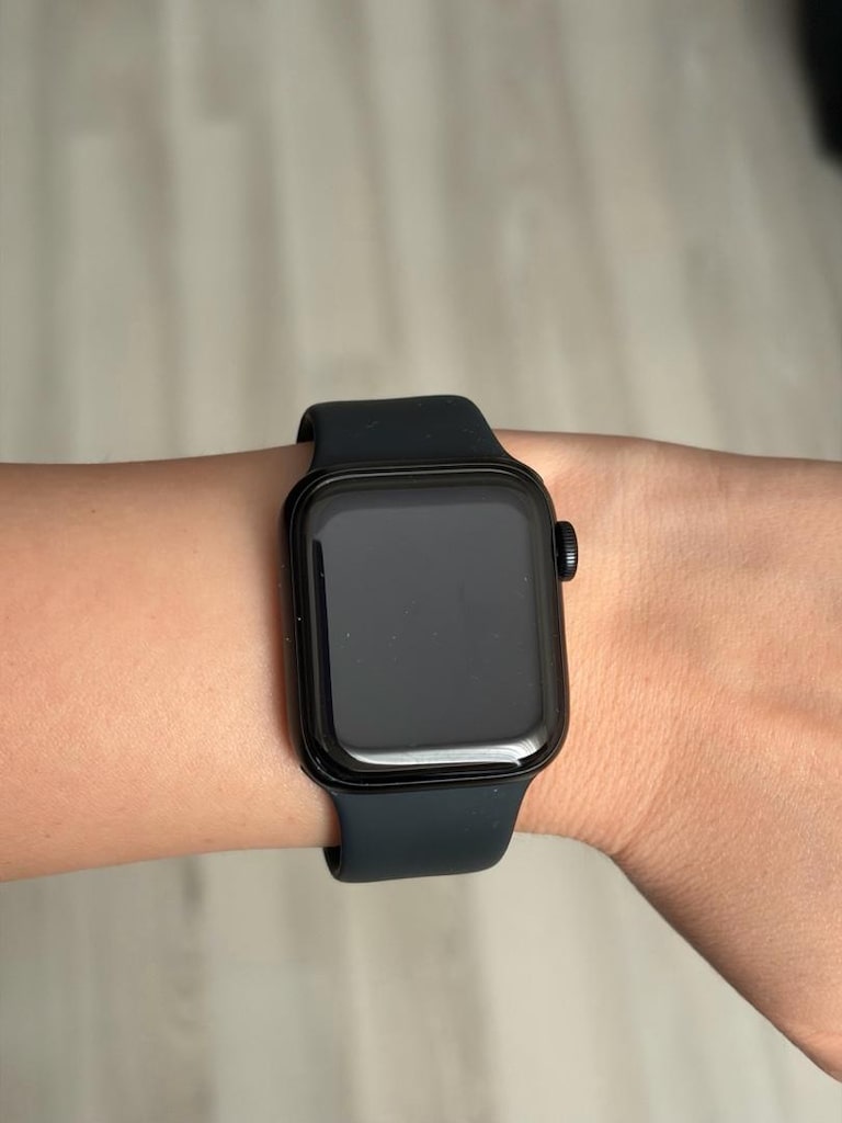 Apple Watch SE GPS + Cellular 40mm Gece Yarısı Alüminyum Kasa ve Gece - 3