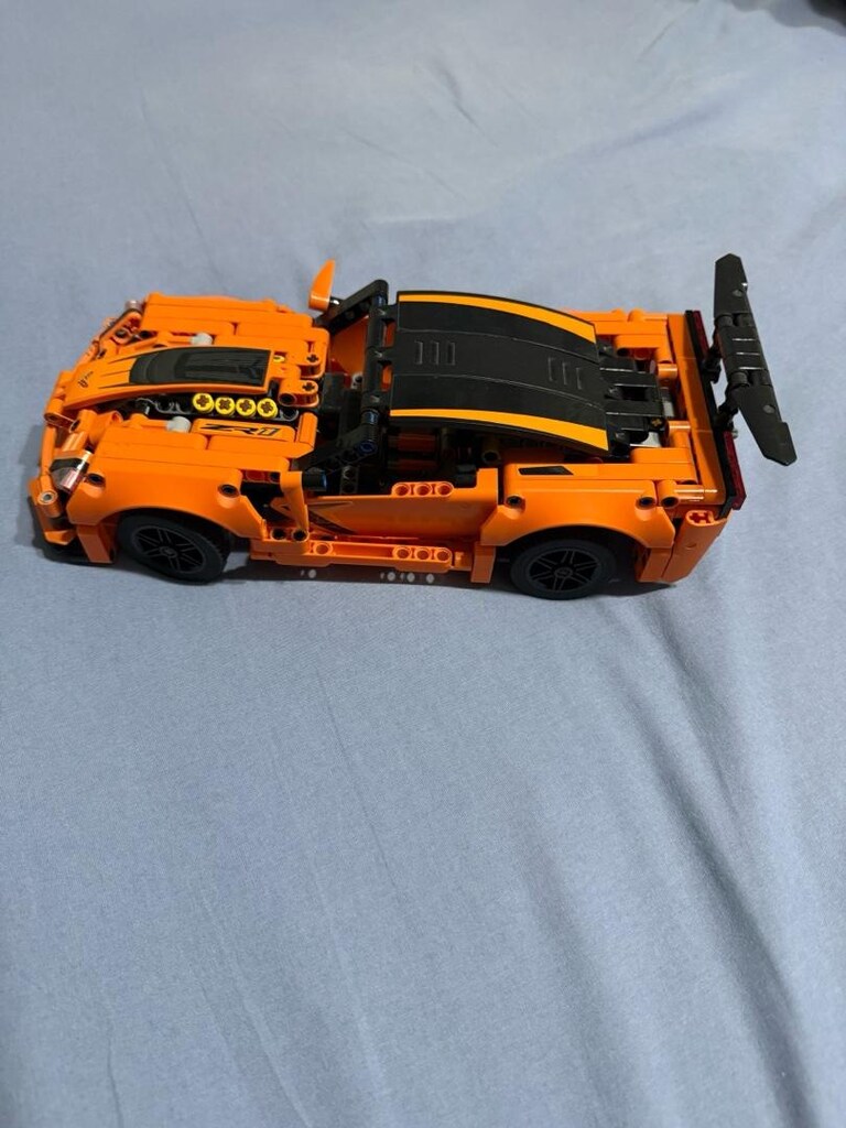 LEGO Technic 42093 Chevrolet Corvette ZR1 579 Parça - 2
