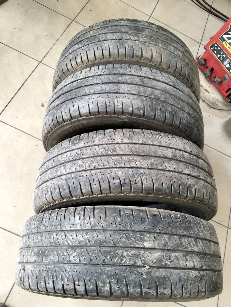 4adet çıkma lastikler 235/65R16C sıfır gibi lastikler - 3