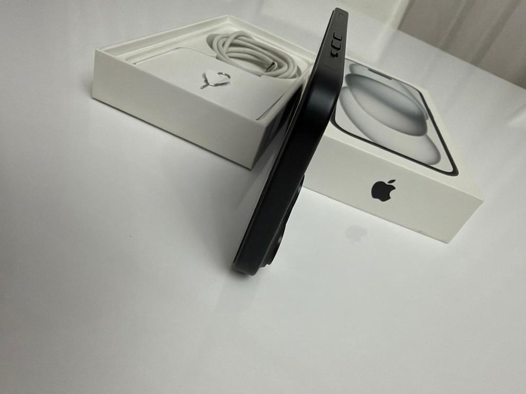 iPhone 15 128 gb 8 Ay garantili - 8