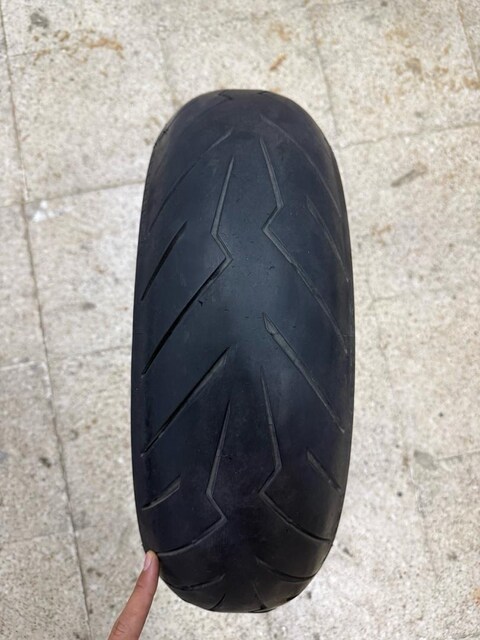 Pirelli rosso scooter