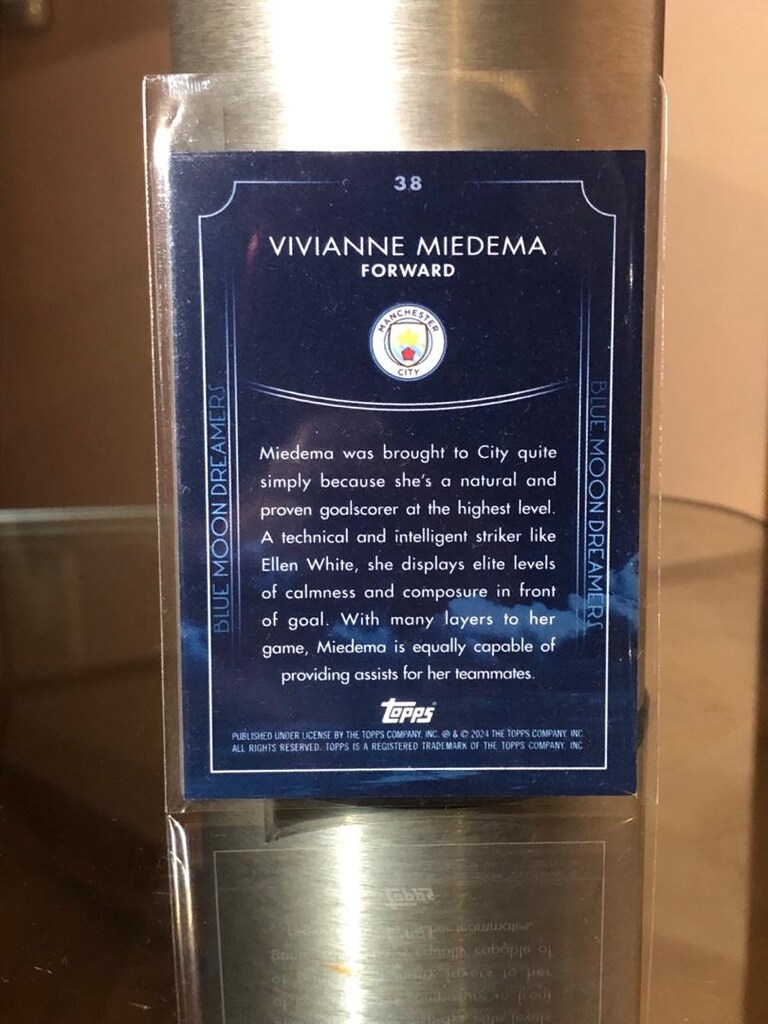 Vivianne Miedema topps blue moon kalın kart - 2