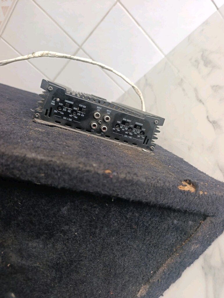 JBL 1000'lik Bas + Soundmax Amfi Takım - 4