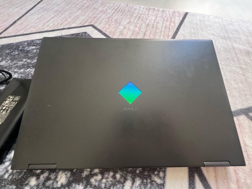HP Omen 15 - Ryzen 7 4800H / 16 GB RAM / 512 GB SSD - 5