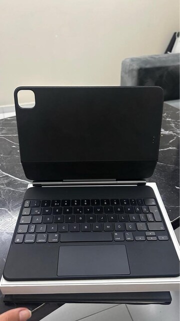 Acil iPad Air/Pro 11’’ Orijinal Magic Keyboard-Kutulu