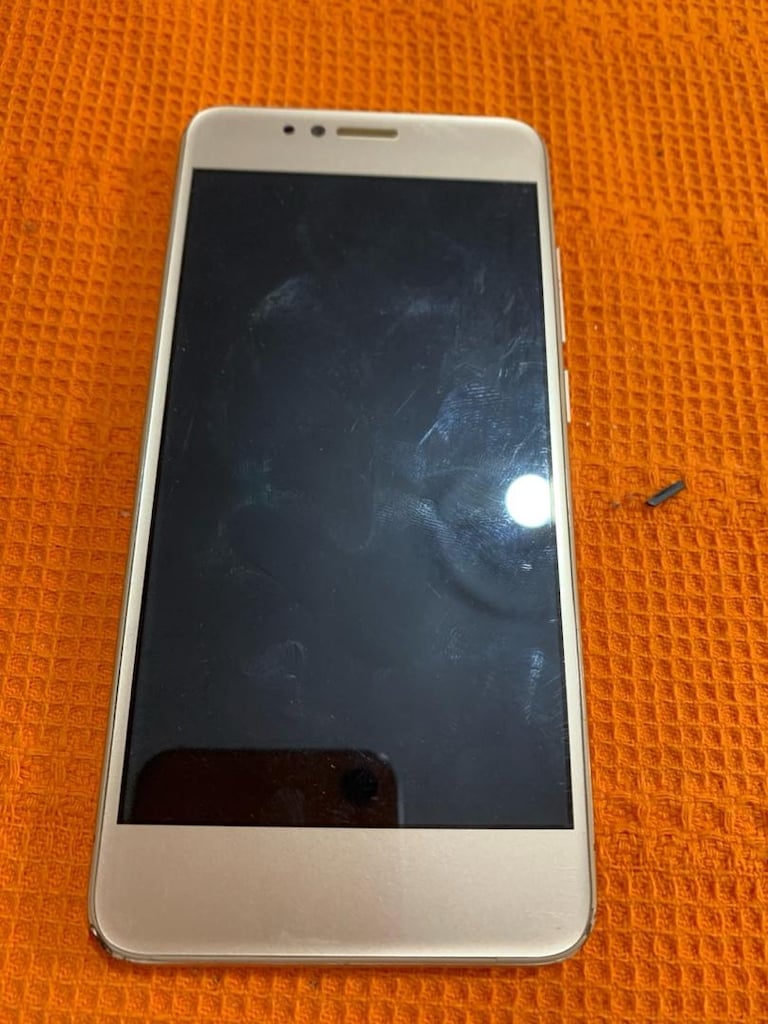 imailleri aktif ama açılmıyor parça amaçlı 3 telefon - 3
