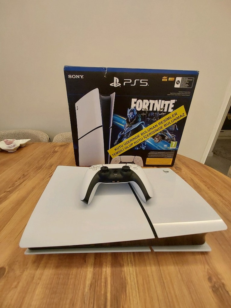 PS5 Slim Dijital Sürüm 1 TB - 5
