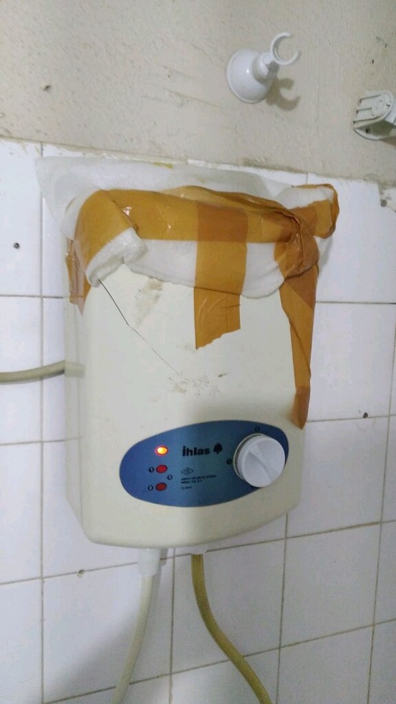 elektrikli şofben ne durumda bilmiyorum parça fiyatına yer Buca - 2