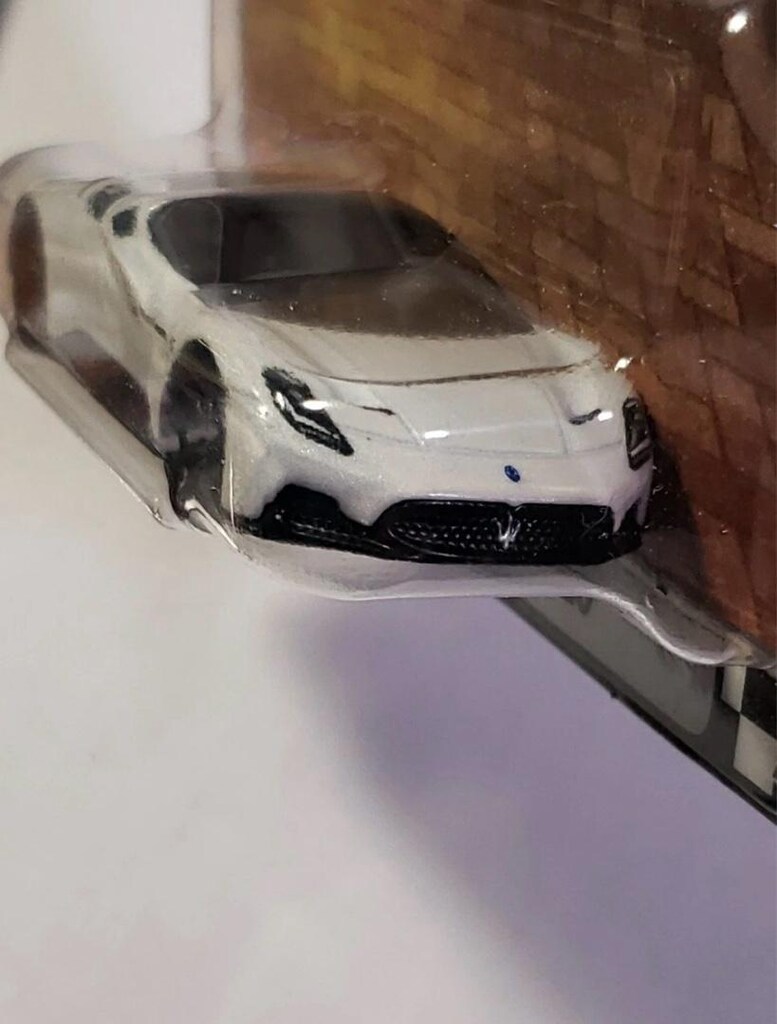 Hot Wheels Premium Boulevard Maserati MC20 - 2