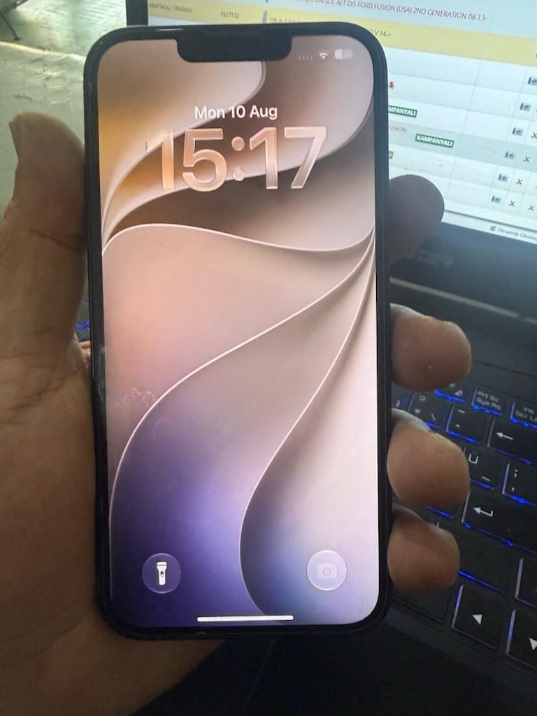İphone 13 128 pil 90 full orjinal 1,5 yıl açık - 2