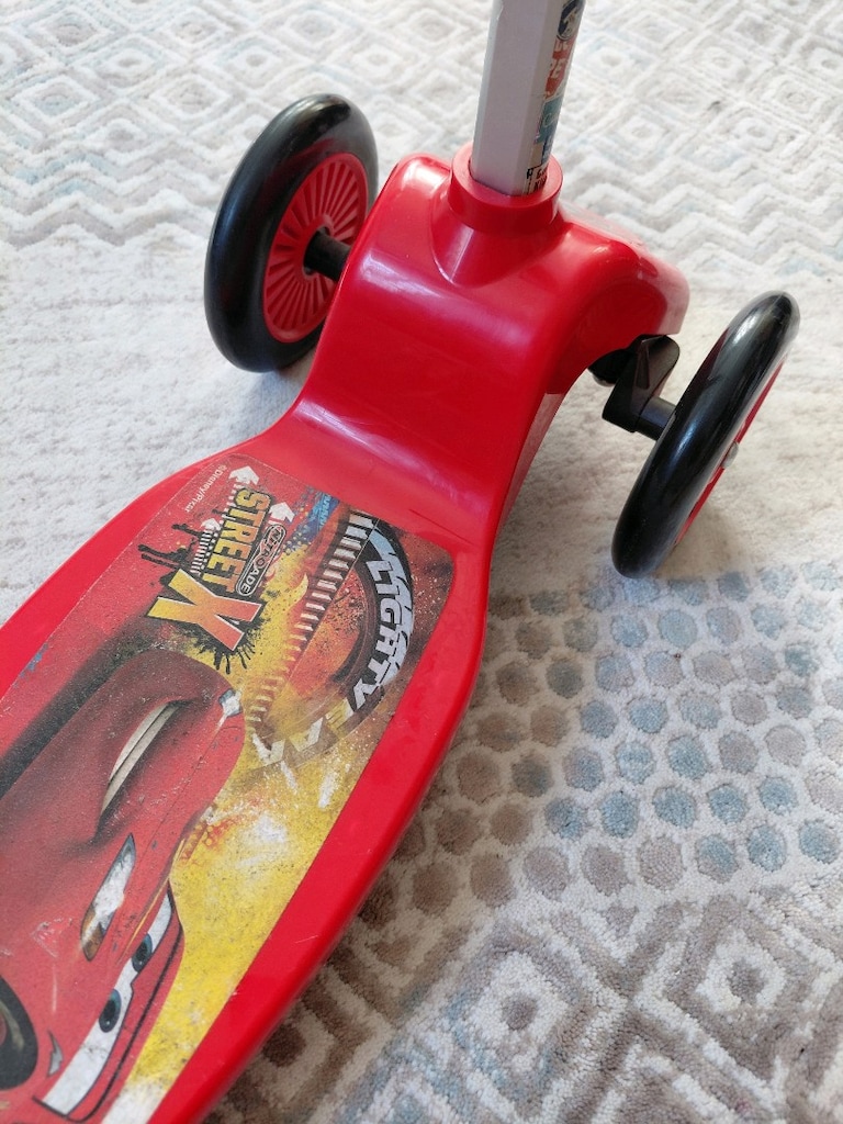disney cars scooter - 3