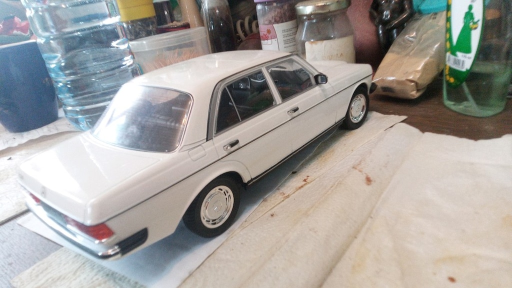 1/18 KK skala Mercedes Benz w123 - 5
