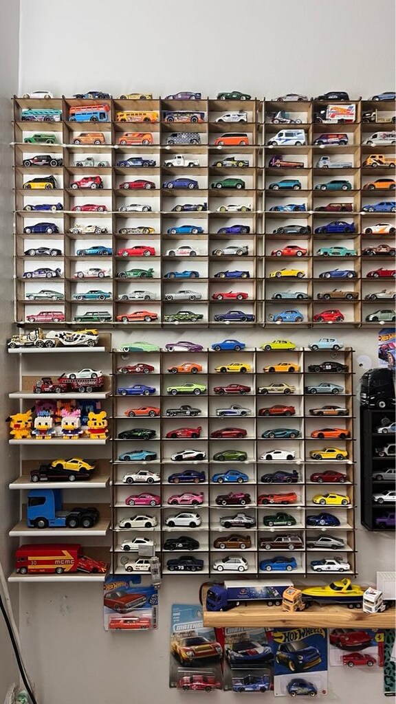 HOTWHEELS & MATCHBOX - 5