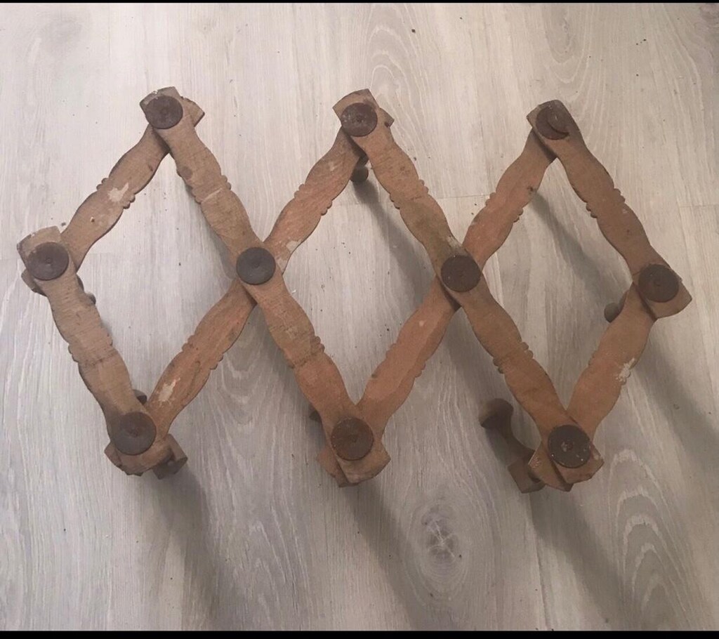 antika ağaç askılık - 2
