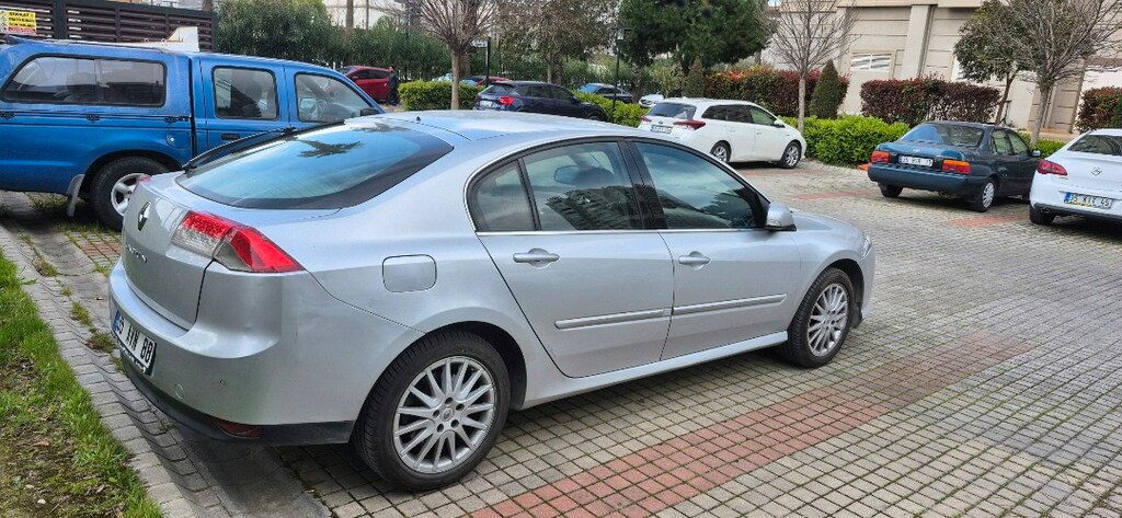 ACİLLL SATILIK RENAULT LAGUNA PRİVİLEGE full paket sıfır motor - 5