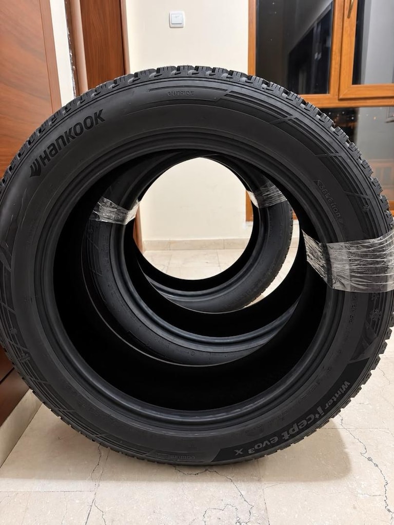 Hankook Kışlık 225/55/19 Tarih:2025/32 .Hafta Üretimi - 5