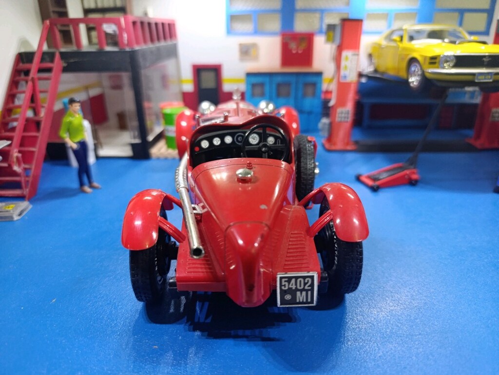 ALFA ROMEO MONZA 1934 BURAGO 1/18 - 3