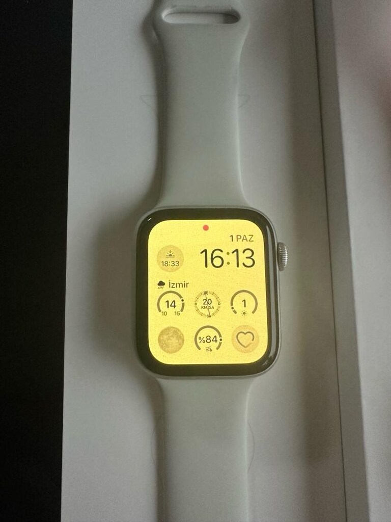 APPLE WATCH SE 2.NESİL 44 MM - 5