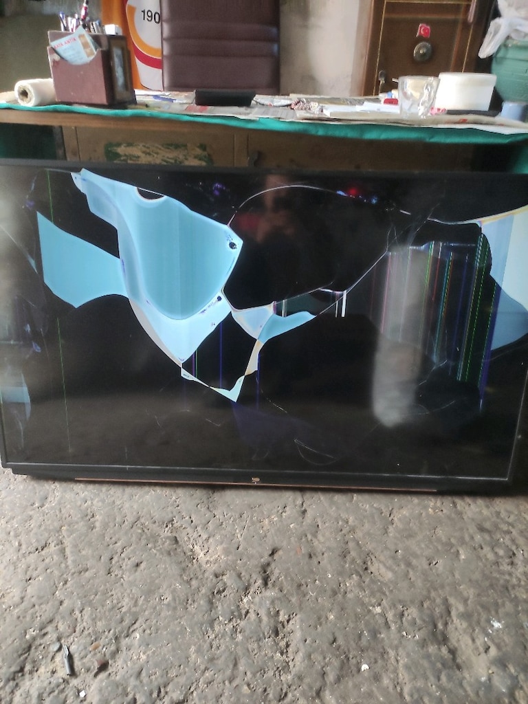 BEKO 50 İNÇ SMART LED TV EKRANI KIRIK!!!! - 10