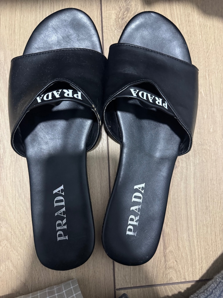Prada Model Siyah Logolu Kadın Terlik - Sıfır / Şık & Rahat