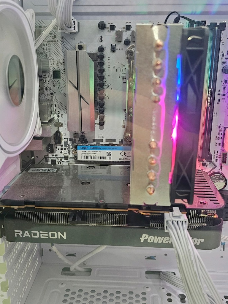 Ryzen 5 7500F RX 9060 XT 16GB 1TB SSD 16GB Ram - 4