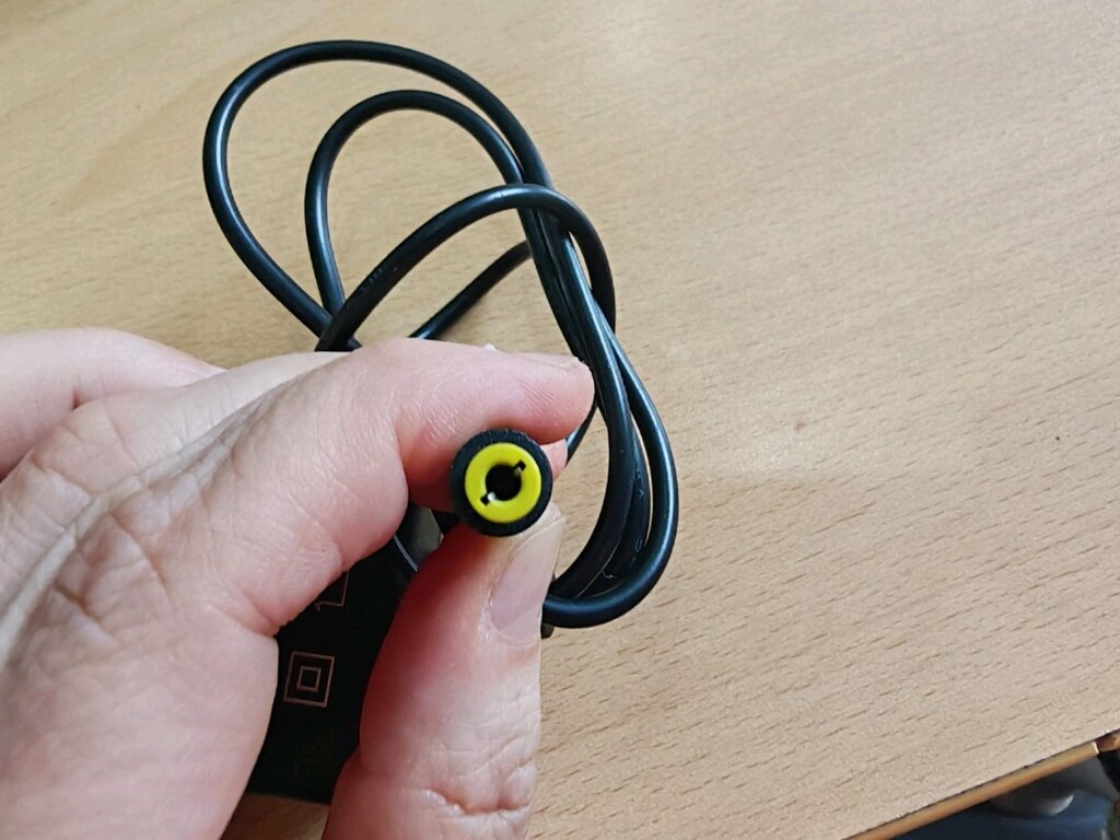 Li-ion bataryalar için, 21 Volt çıkışa ve 1 Amper akım priz tipi şarj - 2