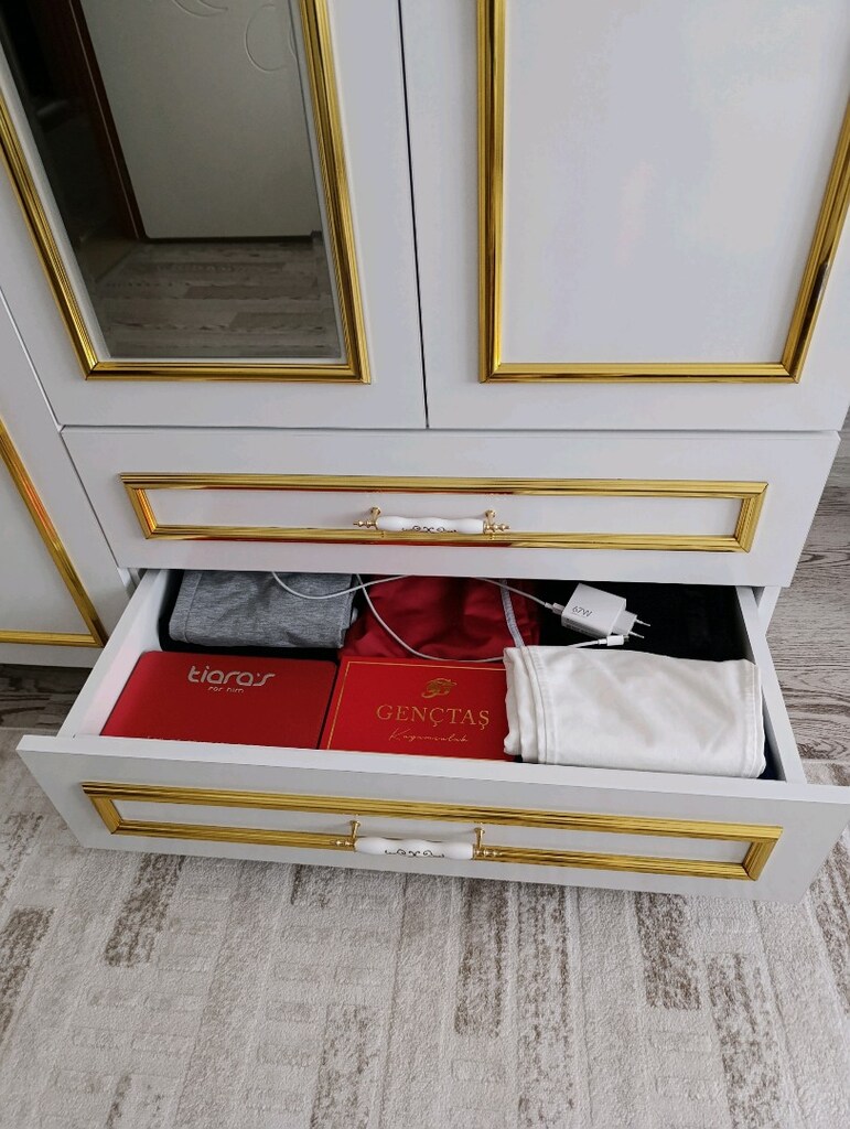 MDF Yapım 3 Kapılı 2 Çekmeceli Gardırop - 5