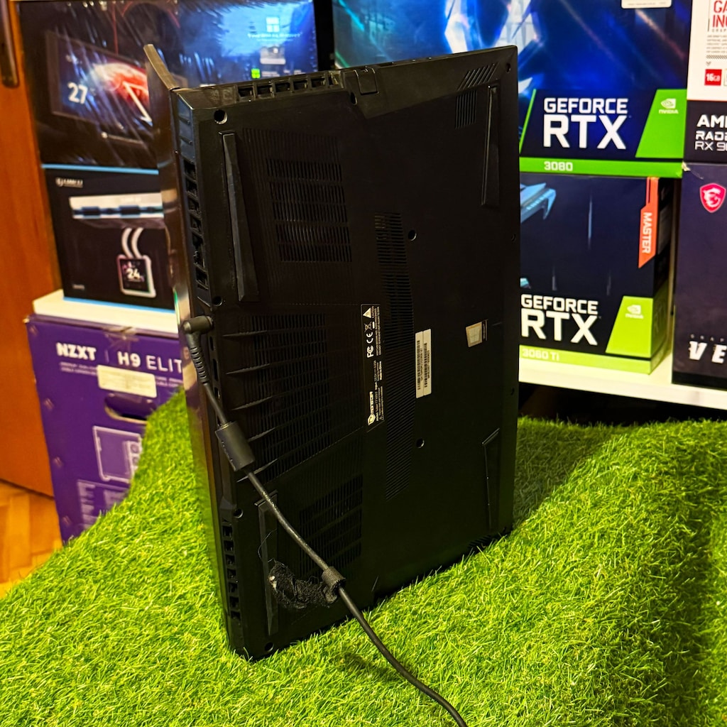 MONSTER TULPAR T7 V20.2 – 17.3" 144Hz IPS / i7-10750H / 32GB RAM - 7