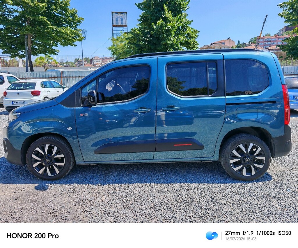 Citroen berlingo 2024 shine bold xtr azur mavi 1.5 BlueHDIeat8otomatik - 2