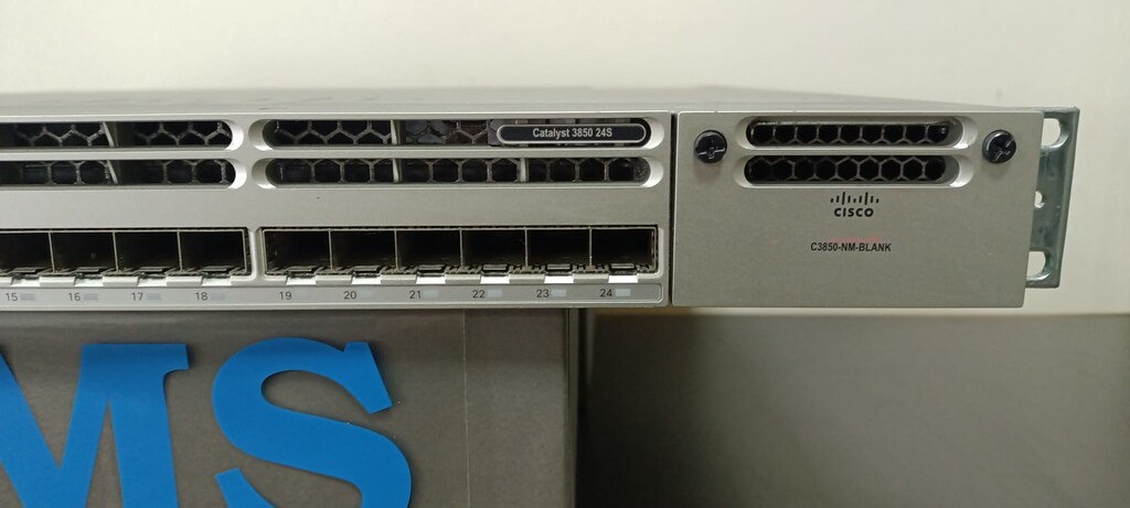 Cisco Catalyst 3850-24S Layer 3 Switch (WS-C3850-24S) - 2