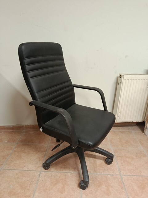 KLAS OFİS ÜSKÜDAR SİYAH DERİ YÖNETİCİ KOLTUĞU
