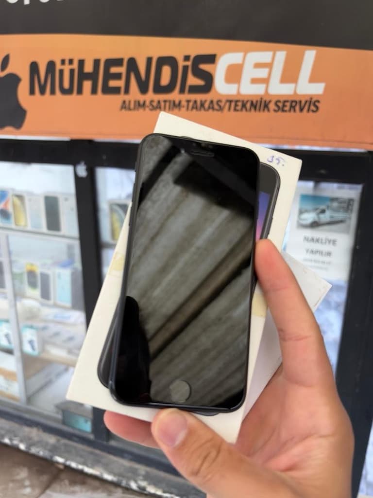 MÜHENDİSCELL’DEN İPHONE SE 3.NESİL İOS 18 PİL%85 KUTU FATURALI - 2