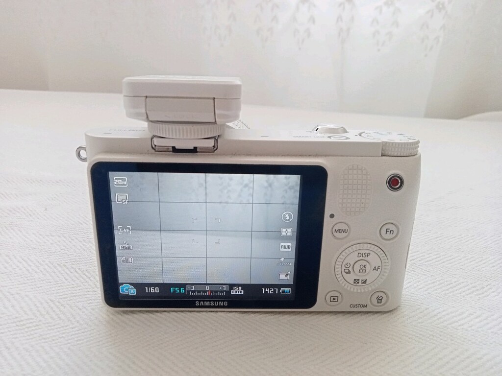 Samsung NX1000 Fotoğraf Makinesi - 9
