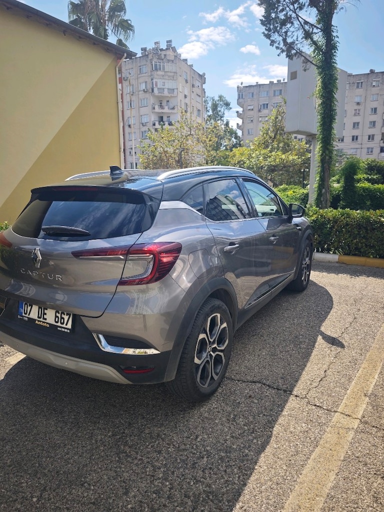 2023 Captur İcon joystick Vites 25000Km - 2