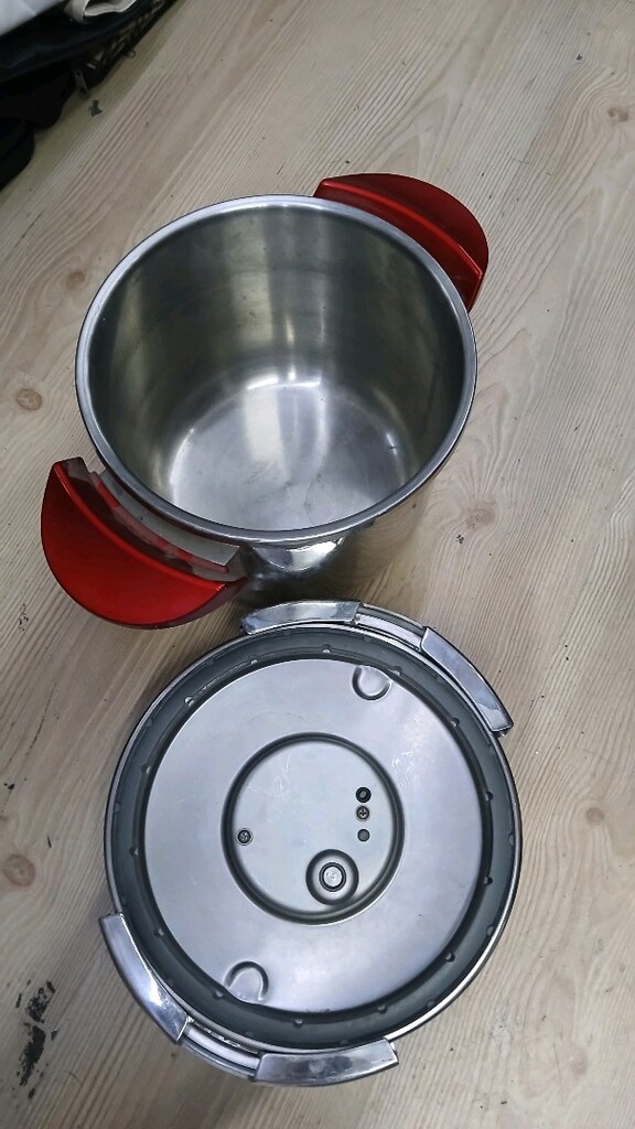 Emsan Fastcook model bir düdüklü tencere 7 lt. - 7