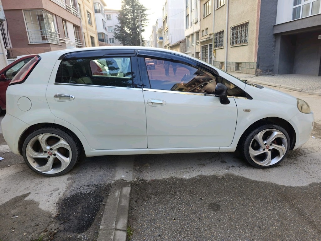 Sahibinden Otomatik vites 2012 model Punto Evo - 11