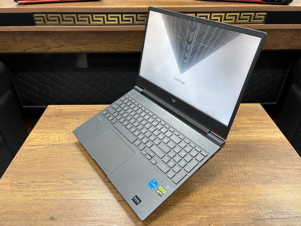 HP Victus i5-12450H 16GB 512GB RTX3050 15.6" FHD 144Hz Gaming Notebook - 3