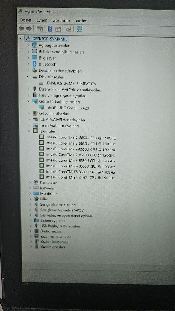 Dell Latidute 5590 İ7 8.Nesil 8 GB Ram 512 GB SSD 15.6" FULL HD - 10