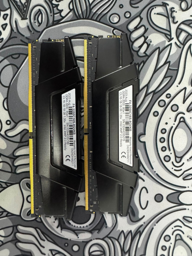 GSKILL 16GB (2x8GB) RipjawsV Siyah DDR4 3200MHz CL16 - 2