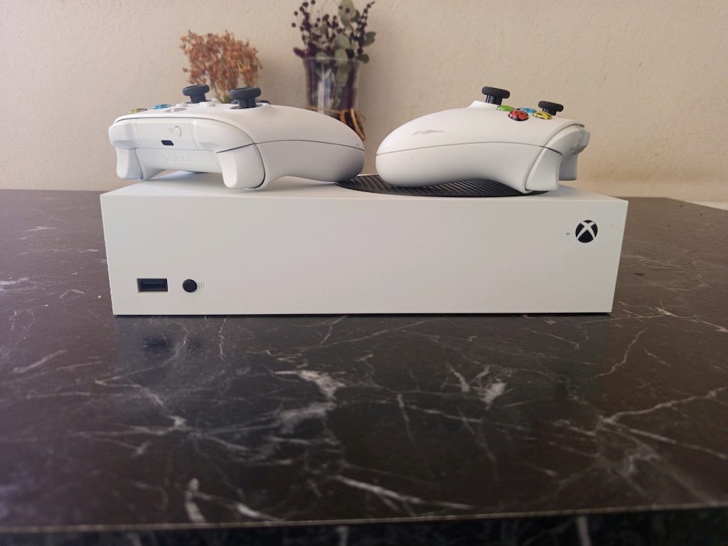 Xbox series s 512 GB cift kol Sıfır ayarında Az kullanılmış - 2
