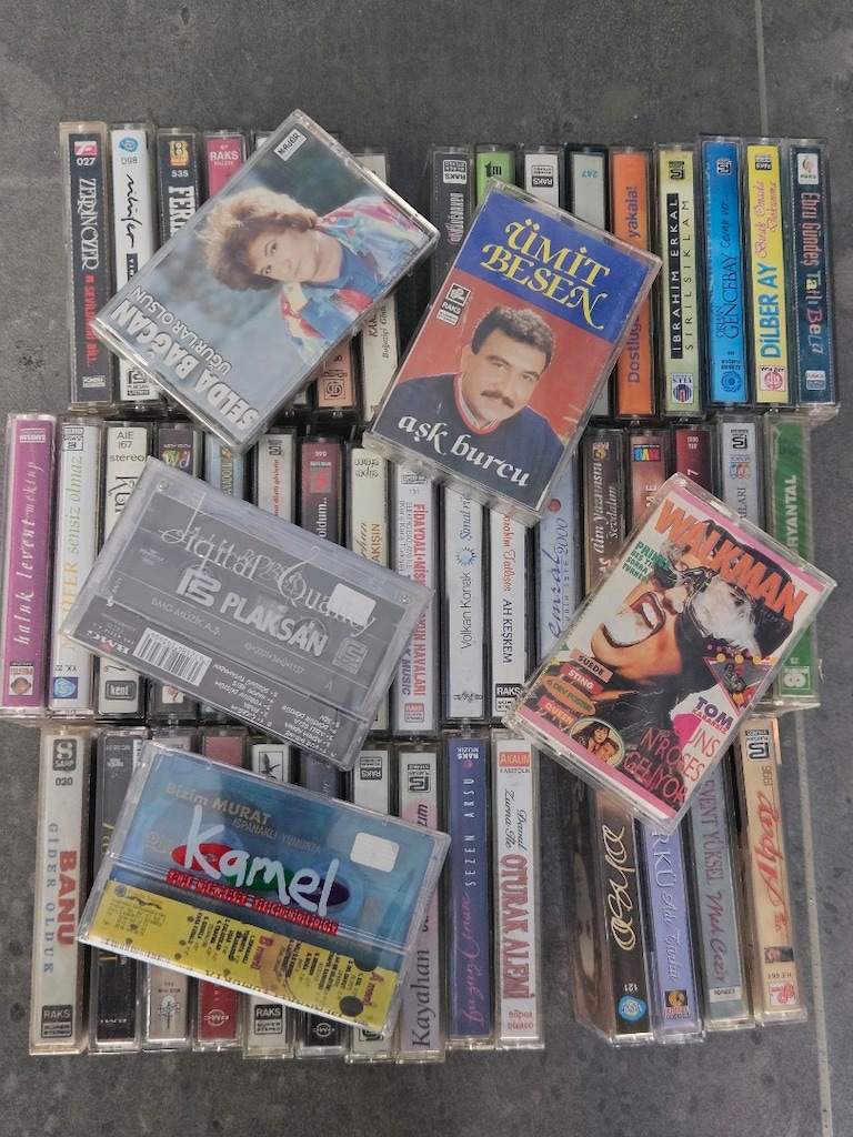 çeşitli sanatçılara ait müzik kaset albüm - 5