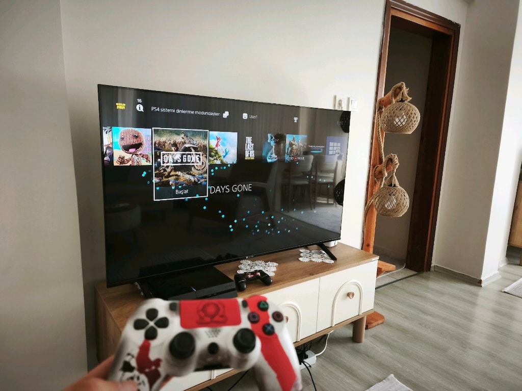 PlayStation 4 - 2