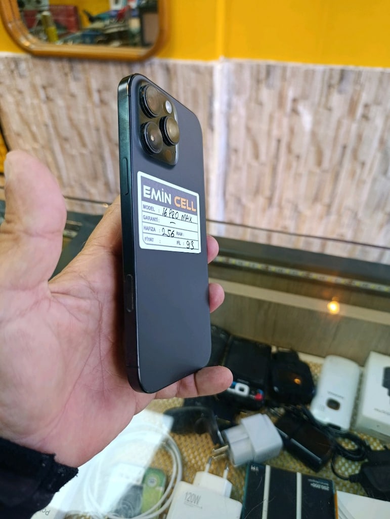 iPhone 16 pro max YD 256 GB - 4