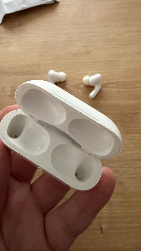 Temiz durumda Apple AirPods Pro 2 - 5