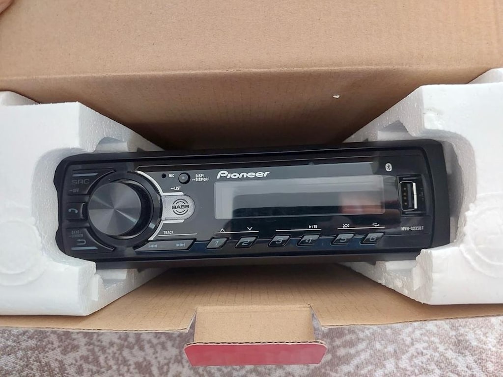 Pioneer MVH-S235BT- Sıfır Ayarında 3 Ay kullanıldı.