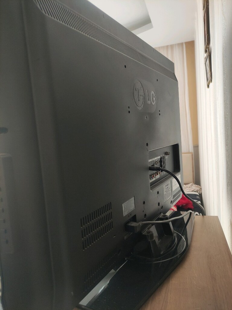 LG TV - 4