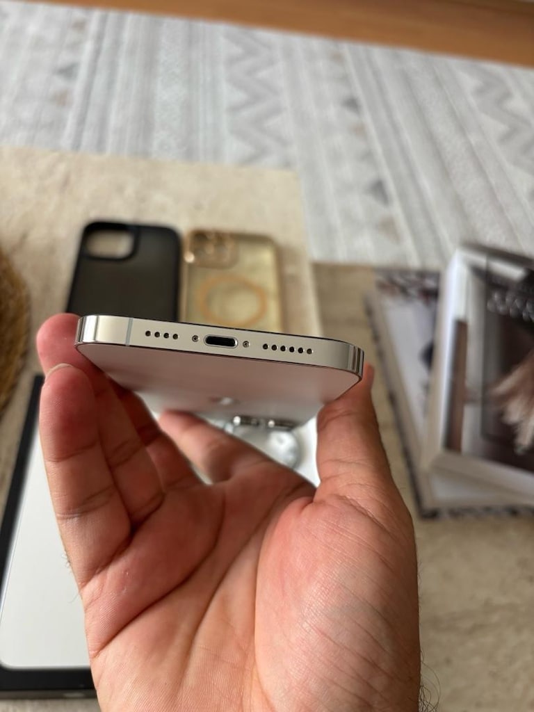 Yurtiçi 13promax 128 gb pil 77 kutulu sıfır gibi - 4